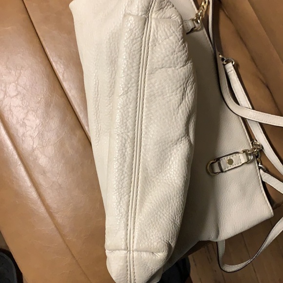 Cream Leather Michael Kors pebble hobo bag - Picture 3 of 12